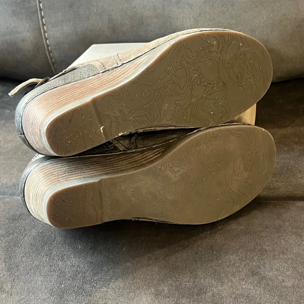 Dansko Leather Suede Ankle Booties Taupe Bronze‎ Wedge Heel Size 40 EUC